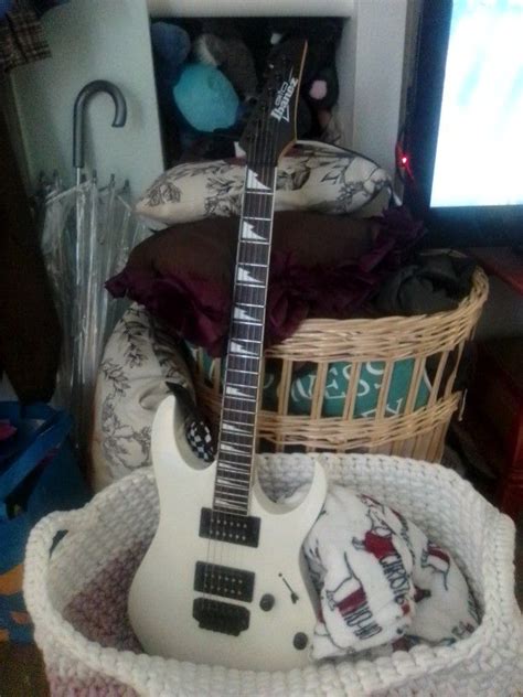 Ibanez Gio And Line 6 Peddle Board Must Sell Fast.. for Sale in Salem, OR - OfferUp