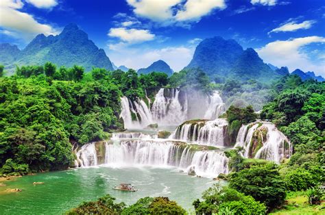 8 of the World's Most Wonderful Waterfalls - KLM Blog