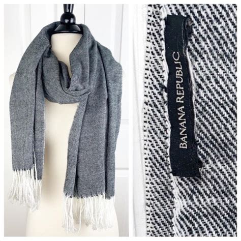 BANANA REPUBLIC Knit Scarf Gray knit scarf with... - Depop