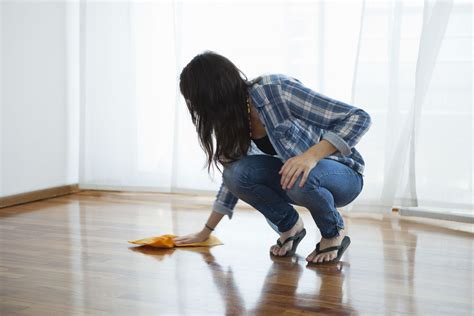 16 Recommended Vinegar Water Ratio for Cleaning Hardwood Floors 2024