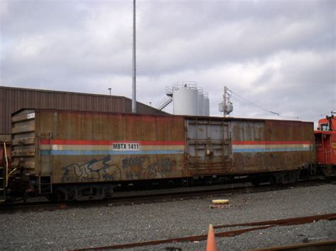 MBTA Ex-Amtrak MHC #1411 at Boston Engine Terminal: The NERAIL New ...