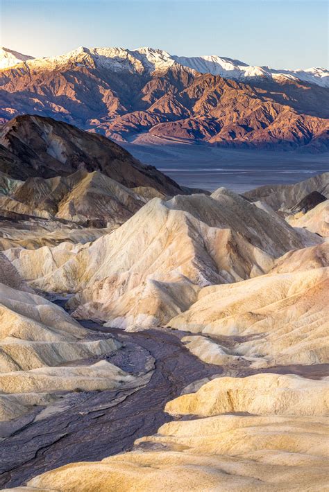 Sunrise at Zabriskie Point, Death Valley National Park, USA [OC][3695 × ...