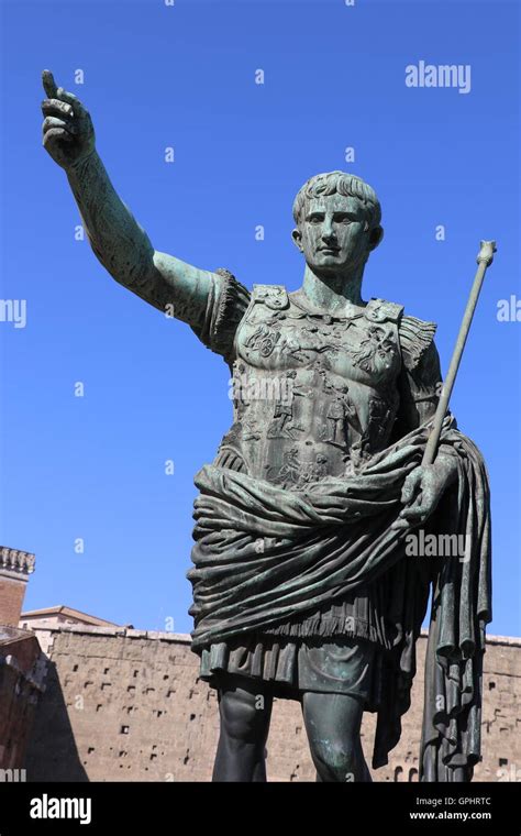 Statue of the roman emperor Julius Caesar in Rome Stock Photo - Alamy