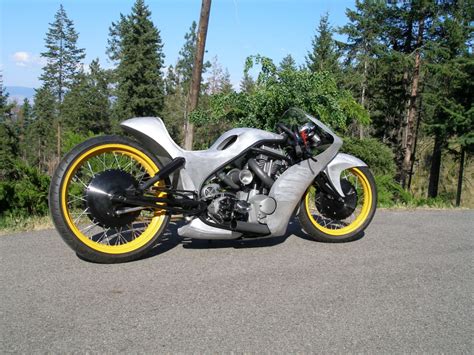 MOTORCYCLE 74: Custom cafe racer