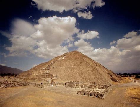 Huge Mexican pyramid could collapse like a sandcastle | New Scientist