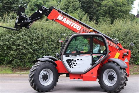 TELESCOPIC HANDLERS AND ATTACHMENTS - Scott's Hire Ltd