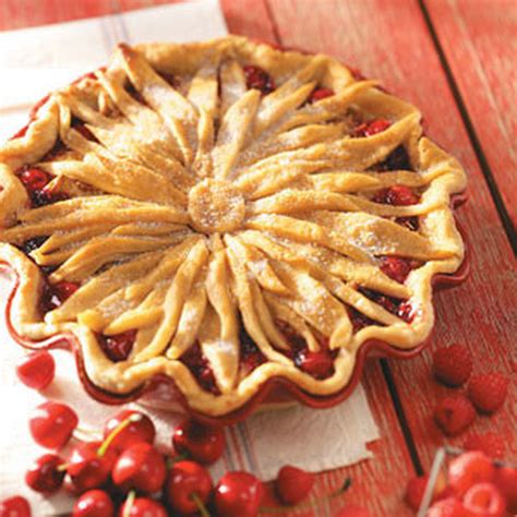 15 Pie Crust Designs to Make Your Pies Even More Beautiful