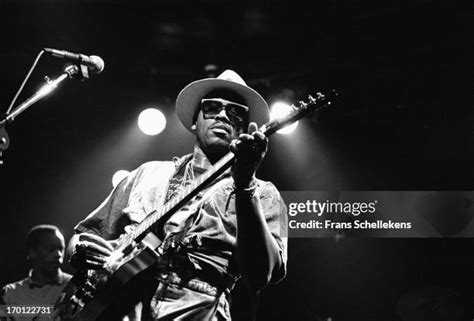 912 Taj Mahal Musician Stock Photos, High-Res Pictures, and Images ...