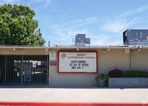 Hardy Elementary School, Rankings & Reviews - Homes.com