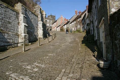 The Iconic Gold Hill of Shaftesbury | Amusing Planet