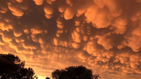 Mammatus Cloud Timelapse at Sunset - YouTube