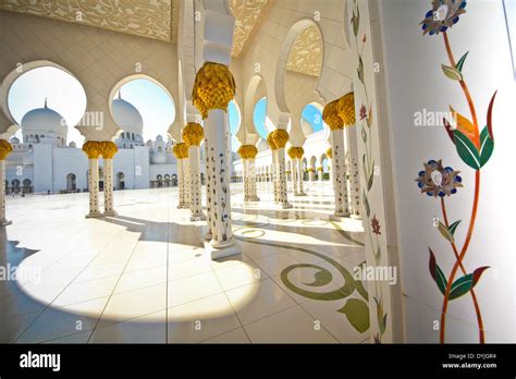 Shaikh Zayed Bin Sultan Al Nahyan Mosque in Abu Dhabi, UAE Stock Photo ...