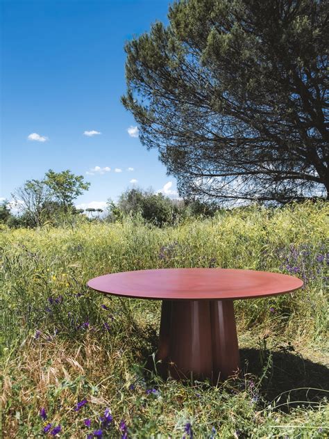 Fusto Round Dining Table | Architonic