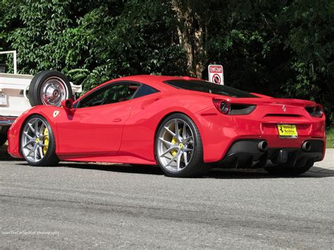 Ferrari Red. by YukiTheCarSpotter on DeviantArt