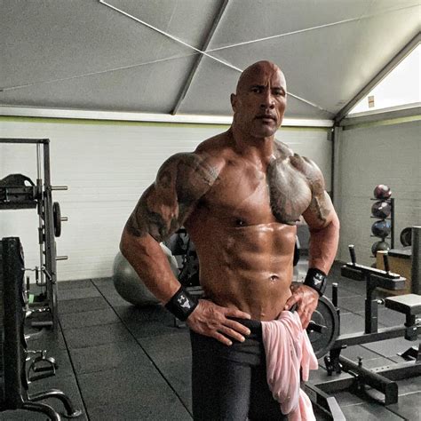 Dwayne 'The Rock' Johnson looks unrecognizable as a teen with slim ...