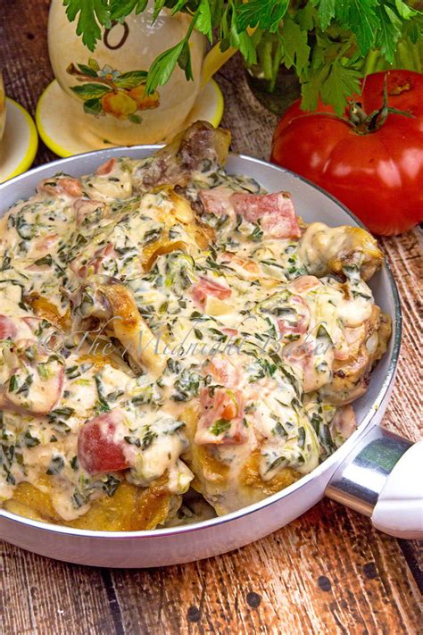 One-Skillet Spinach Alfredo Chicken | FaveSouthernRecipes.com