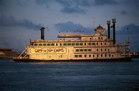 Paddle Wheel Steamer On The Mississippi by Franz Marc Frei / Look-foto