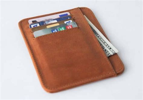 The Handmade Ultra Slim Leather Wallet | Gadgetsin