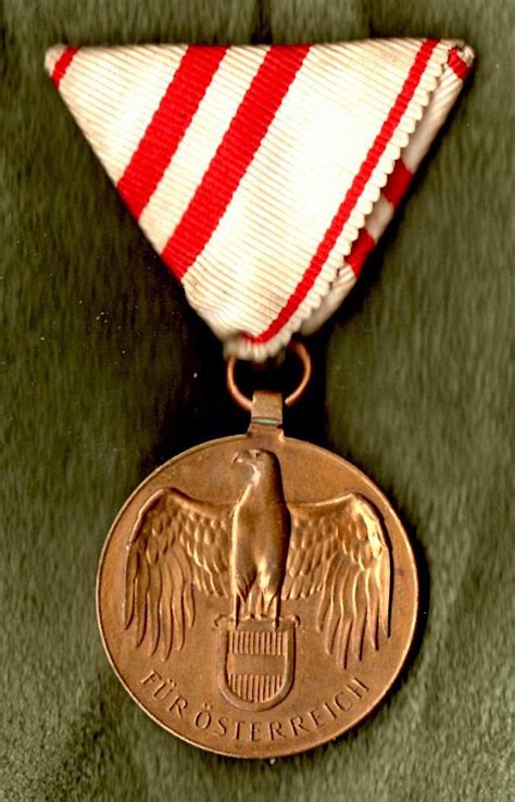 Austrian World War I Commemorative Medal | Collectors Weekly