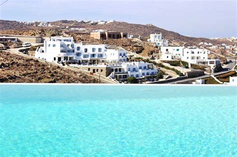 Bill & Coo Suites and Lounge (Mykonos) :: pool | GLAM FAB HAPPY