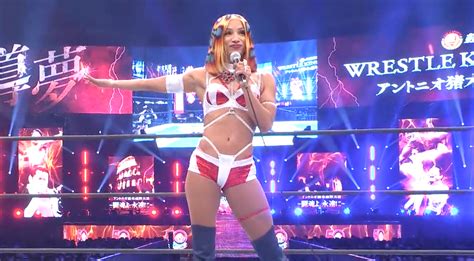 Days After a Severe Injury, Sasha Banks Comes Strong With a 4-Word ...