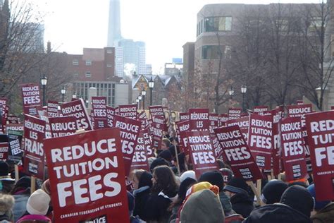 Reduce Tuition Fees demonstration | Ivan Hernández | Flickr