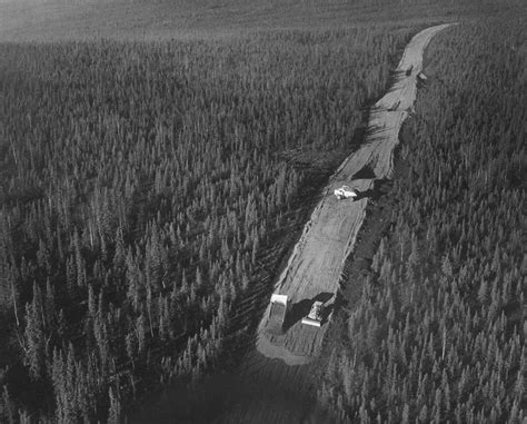 File:Alaska pipeline road construction 1969 FWS.jpg - Wikimedia Commons