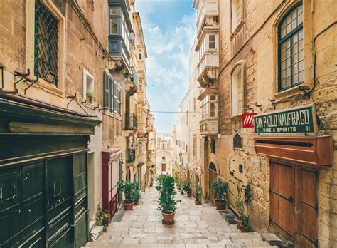 Discover Malta's historic landmarks: walking tour — Reading the City