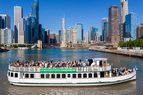 Chicago Architecture River Cruise: What It’s Like and How to Get Tickets