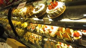 85c Bakery Cafe – Cakes