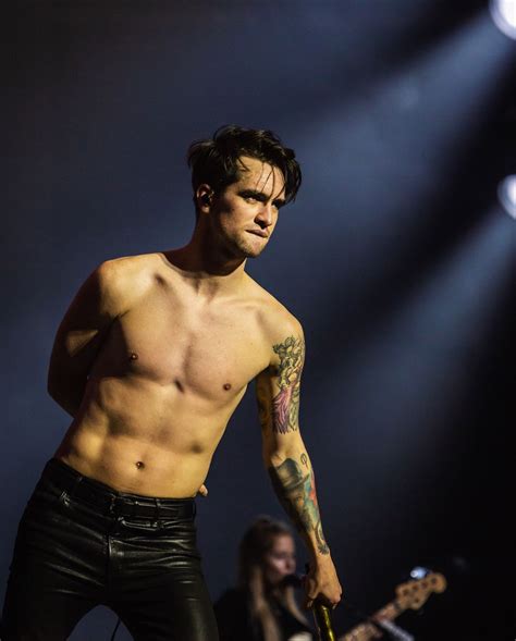 Brendon Urie 2024: Wife, net worth, tattoos, smoking & body facts - Taddlr