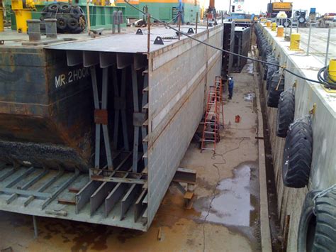 New Ship Construction for Tug & Barge Marine Vessels - Gulf Coast Barge | Bludworth Marine, L.L.C.