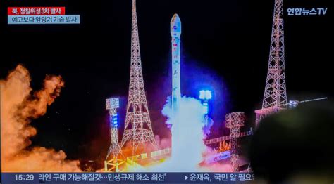 North Korea launched a satellite, then apparently blew up its booster ...