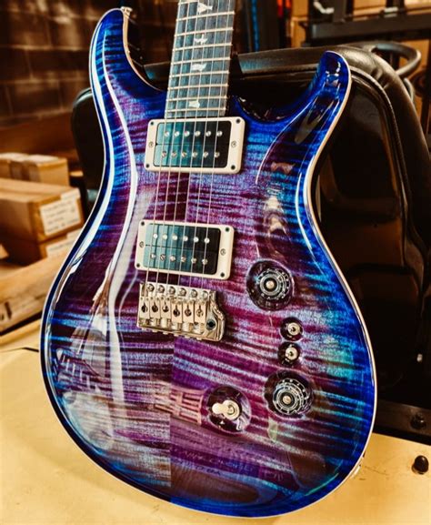 PRS Guitars 35th Anniversary Custom 24 Violet Blueburst | Prs guitar ...