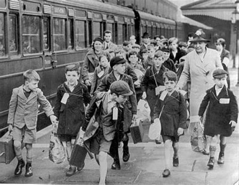 Evacuees In Ww2