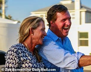 Tucker Carlson: Meet fired Fox News host's fiercely loyal wife Susan ...