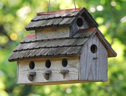 Best Birdhouse Colors and Painting Ideas