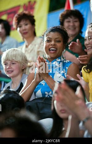 TARAJI P. HENSON THE KARATE KID FILM PREMIERE LOS ANGELES CA 07 June 2010 Stock Photo - Alamy