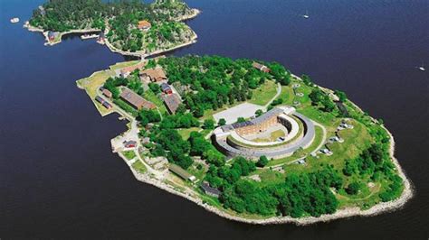 PRIVATE TOUR TO OSCARSBORG FORTRESS AND THE TOWN OF DRØBAK FROM OSLO ...