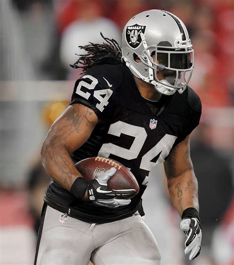 Raiders Strongly Considering Acquiring Retired RB Marshawn Lynch - Daily Snark