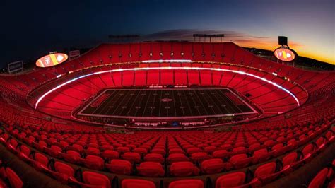 Kansas City Chiefs vs Las Vegas Raiders at GEHA Field, Arrowhead Stadium