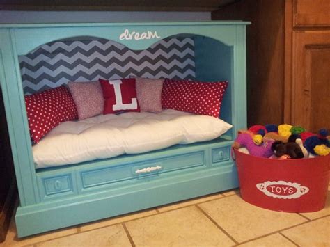 Out Dated Console TV to Fab Dog Bed :: Hometalk Cute Dog Beds, Diy Dog ...