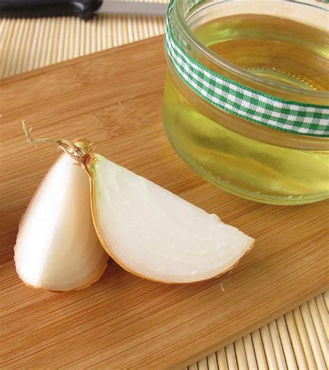 How To Make Onion Juice For Skin, Hair And Health?