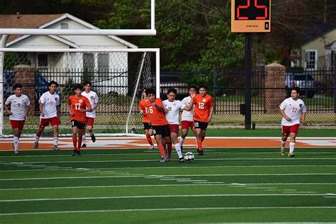 Texas High junior varsity soccer team gets 5-4 win | Texarkana Gazette