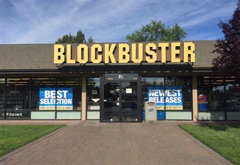 Inside The Last Blockbuster Video Store In The World - AmongMen