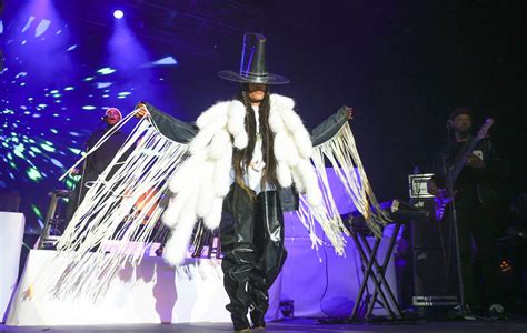 Erykah Badu announces 2023 North American tour with Yasiin Bey