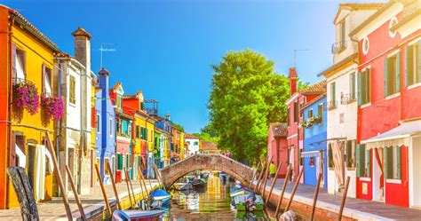 Here's Where To Find All Of Venice's Beautifully Colorful Houses