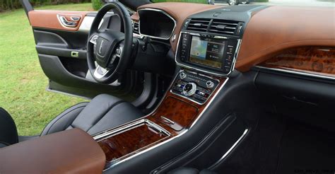 Lincoln Continental 2017 Interior 3