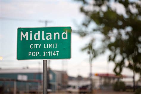 What Used To Be At Midland Drive and Illinois in Midland?