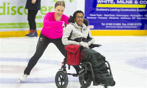 IN PICTURES: Breakthrough kids take over Dundee Ice Arena for Christmas ...